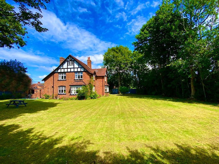 Charming 5 bedroom period house in Shrophire Houses for Rent in Albrighton, England, United