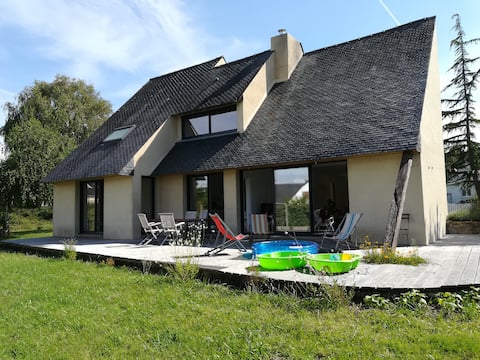 Architect-designed house. Quimiac Beach 1.9 km away.