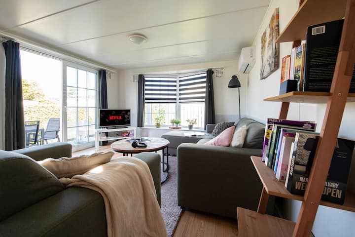 Chic Garden Hideaway ~ Stylish Lounges ~ Parking! - Oirschot