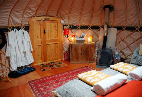 Popular Airbnb listing: Entire Glampsite with Hot Tubs in Stamford