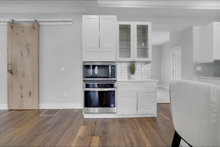 Olde Towne East Luxurious Castle gallery image 5