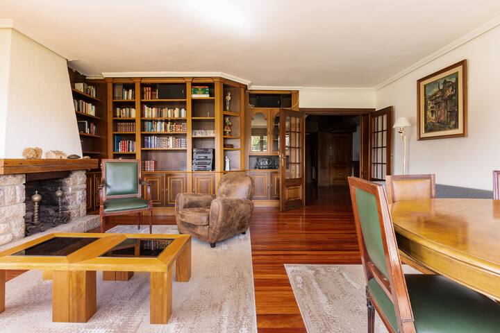 Duplex soleado y tranquilo. Excelente ubicación. gallery image 2