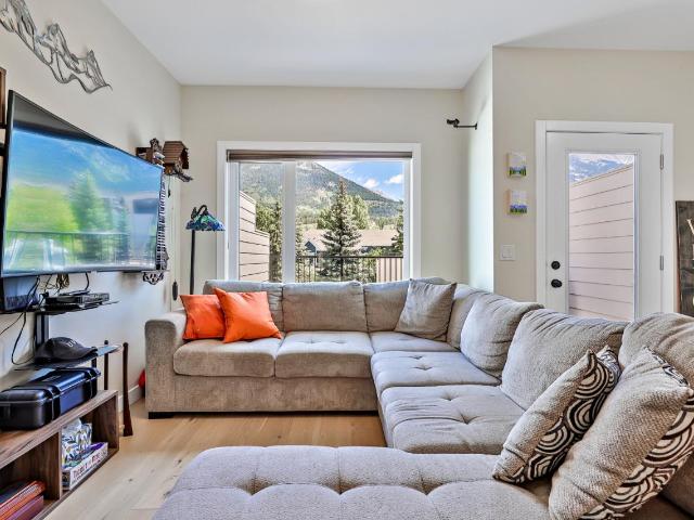 Amplia y luminosa sala de estar