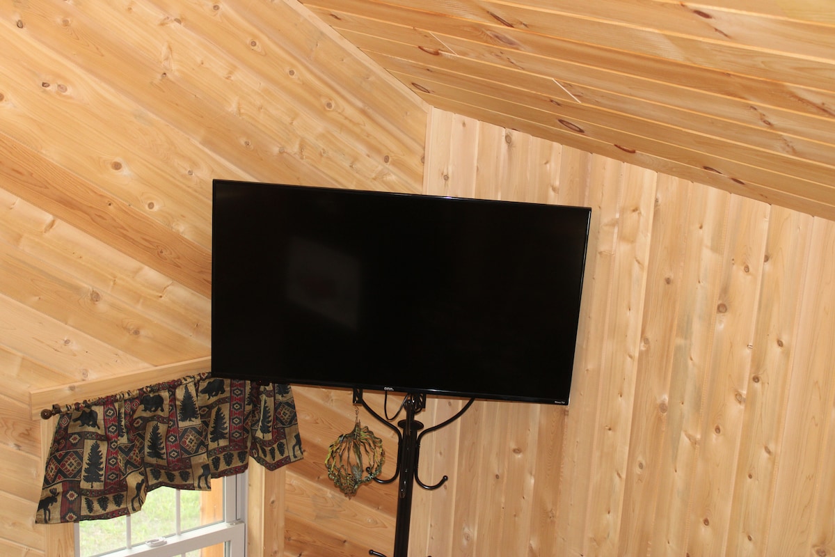 Top Airbnb: By Lake, Westmore, Hike, swim, Lots to do. Cabin 2 in Northeast Kingdom