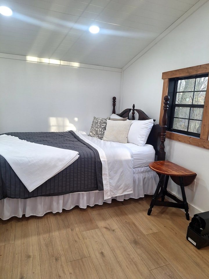 Tiny Cabin At The Estates - Farmington, PA