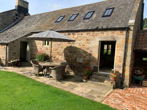 Beautiful 1 Bedroom Molly’s Cottage with Hot Tub