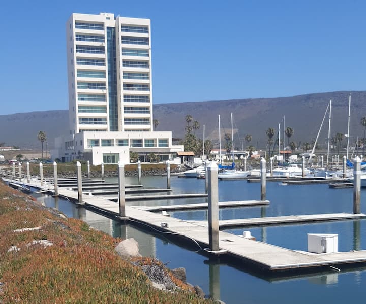 Studio Suite with Beach & Marina access S10 Apartments for Rent in