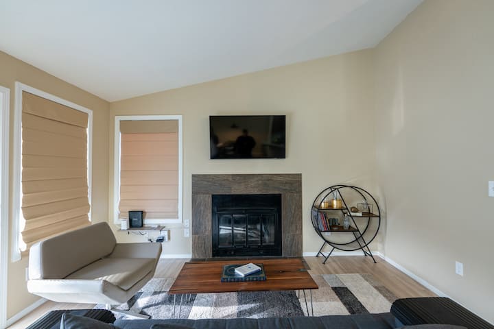 Northend Getaway And Ski Lodge With Hot Tub - Boise, ID