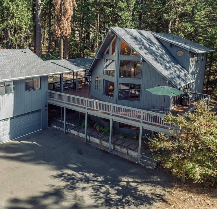 Large Cabin*Hot Tub*Blue Lake Springs*Guest House Cabins for Rent in