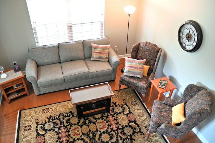 Cheerful 2br, 2ba *King Bed* 2miles To Downtown,ut - Knoxville, TN