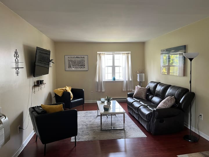 Charming Apartment in Historic Lansdale (B3) Condominiums for Rent in