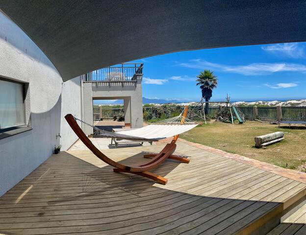 Melkbos Beachfront Spacious Elegant, Family Living gallery image 4