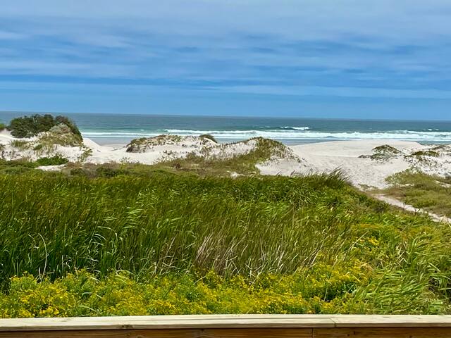 Melkbos Beachfront Spacious Elegant, Family Living gallery image 5