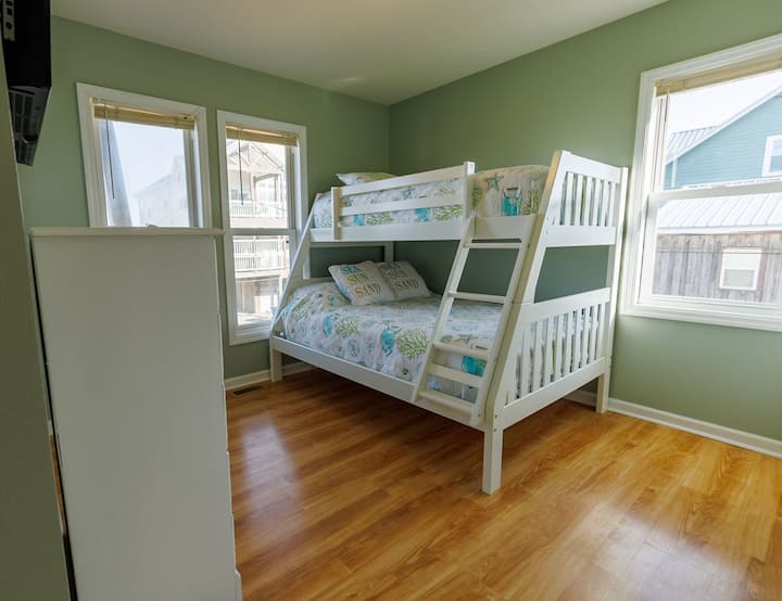 Bunk bed is a Twin over Full bunkbed for added space and comfort. 