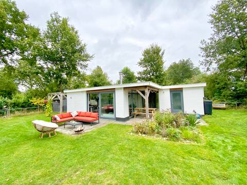 Atmospheric bungalow in Drenthe nature near swimming lake