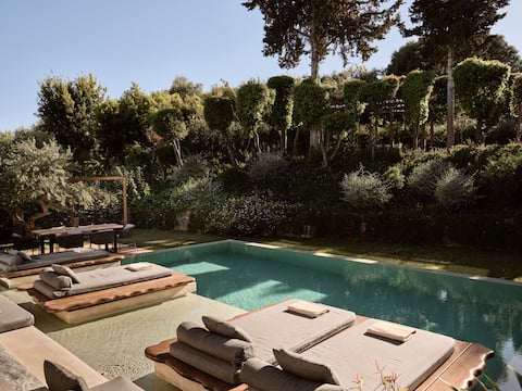 Sentiero Iconic Villa, Heated Pool & Playground