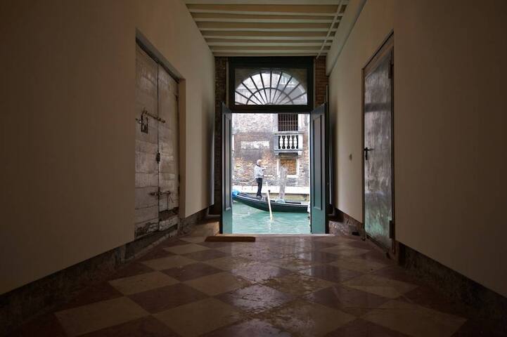 Ca Foscarini Canal View gallery image 5