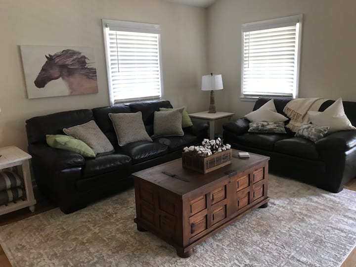 Beautiful Farm Stay 2 Beds, 2 Baths With Office - Durham, NC
