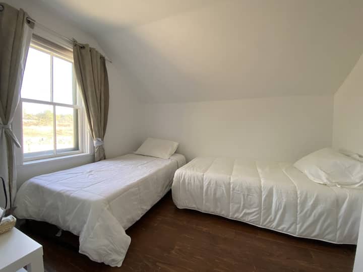 Cozy Cottage Room Stay in Coboconk Cottages for Rent in Kawartha Lakes, Ontario, Canada Airbnb