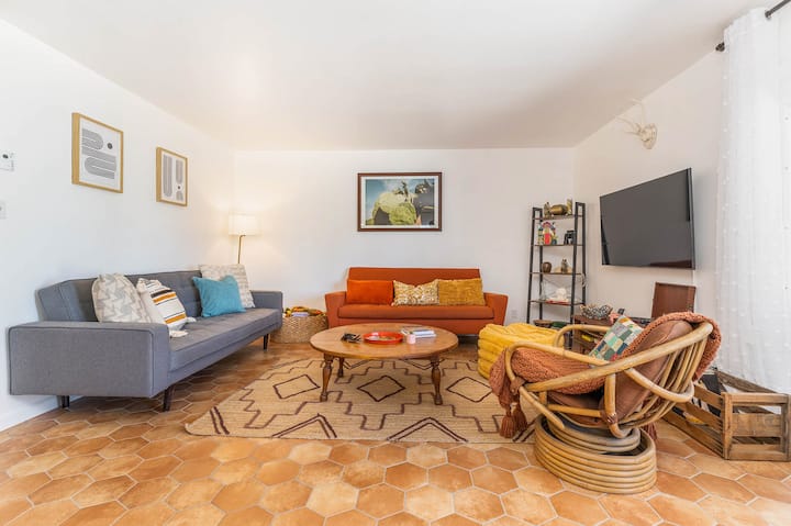 Stylish & Cozy W Spa, Pool, Bbq, Fire Pit, Garden - Yucca Valley, CA
