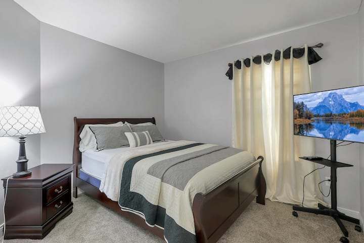 Schlafzimmer 4 mit Queensize-Bett