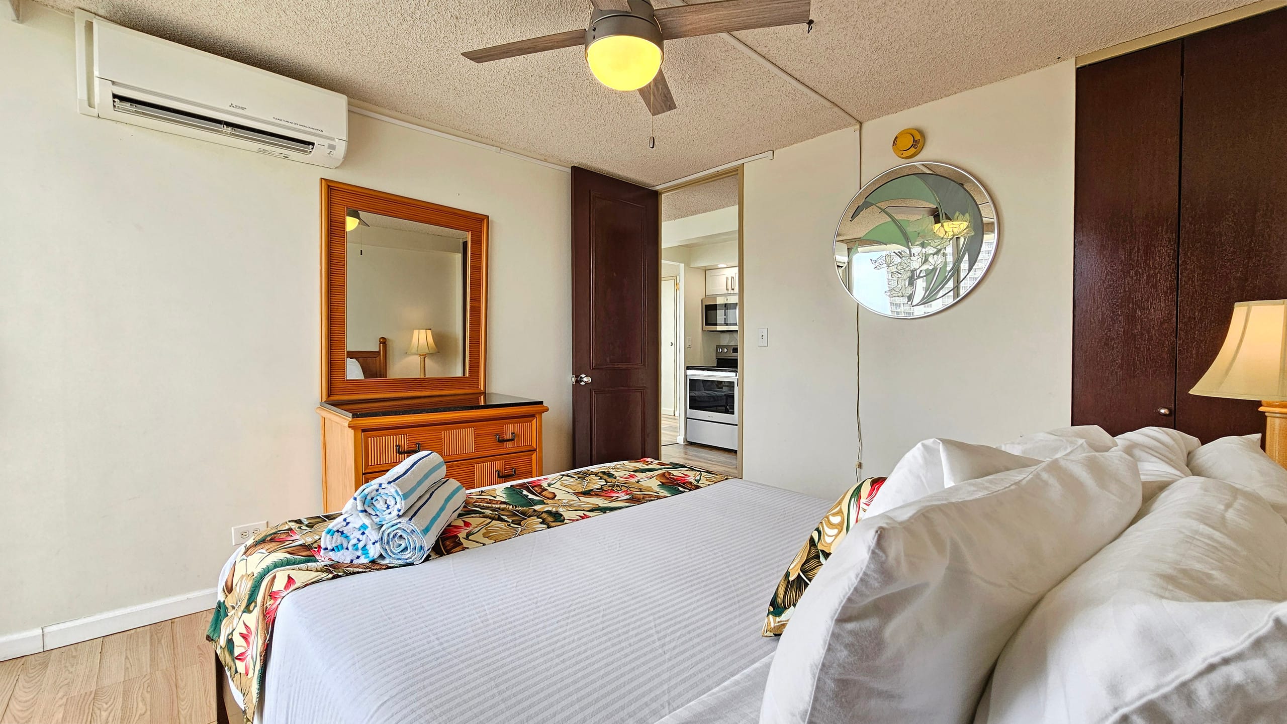 Condo in Honolulu · ★4.59 · 1 bedroom · 2 beds · 1 private bath - Image 19
