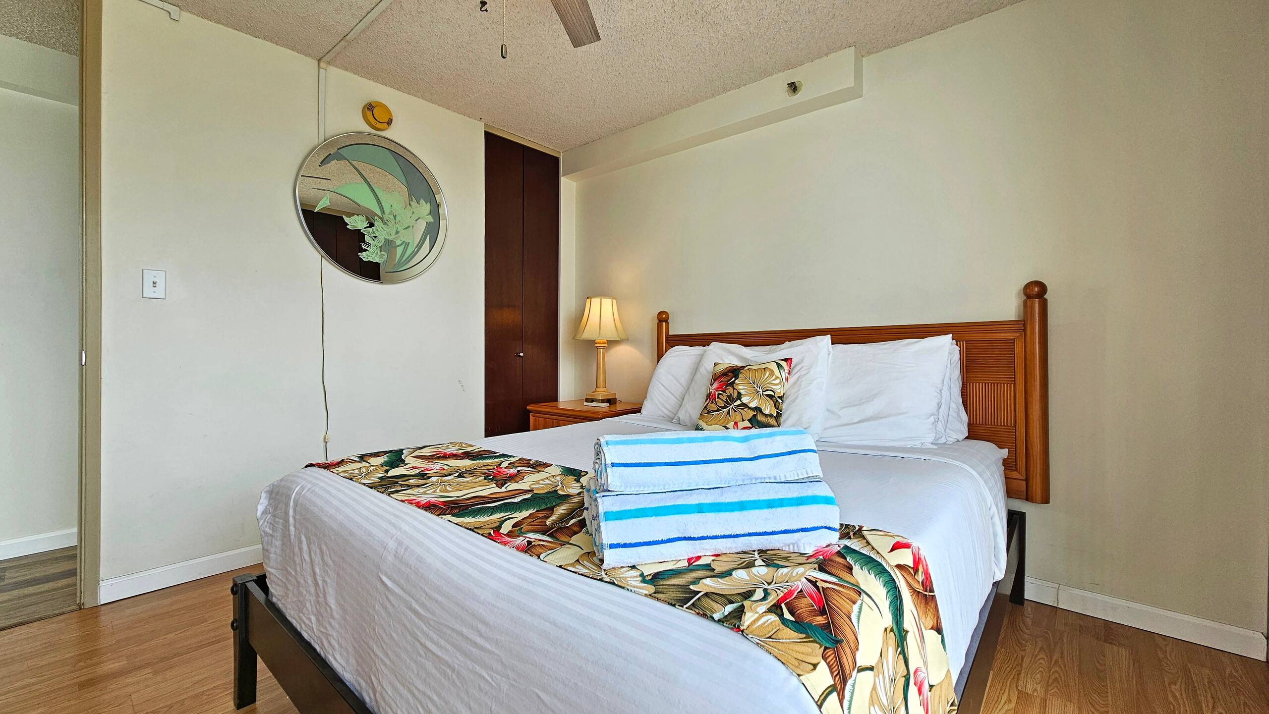 Condo in Honolulu · ★4.59 · 1 bedroom · 2 beds · 1 private bath - Image 20