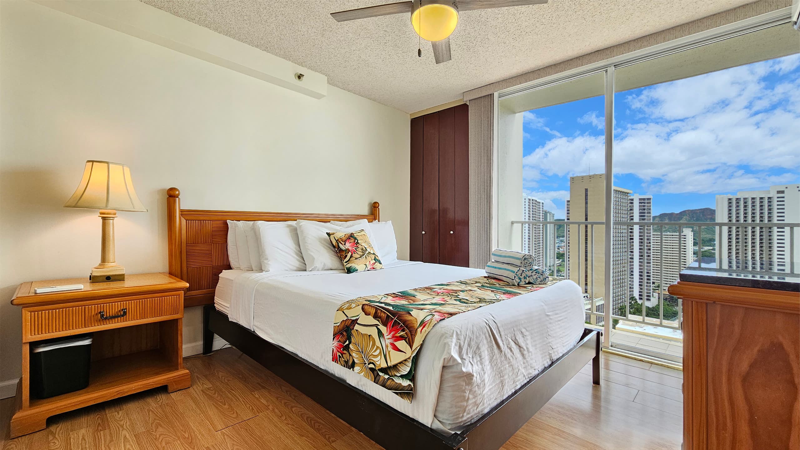 Condo in Honolulu · ★4.59 · 1 bedroom · 2 beds · 1 private bath - Image 22