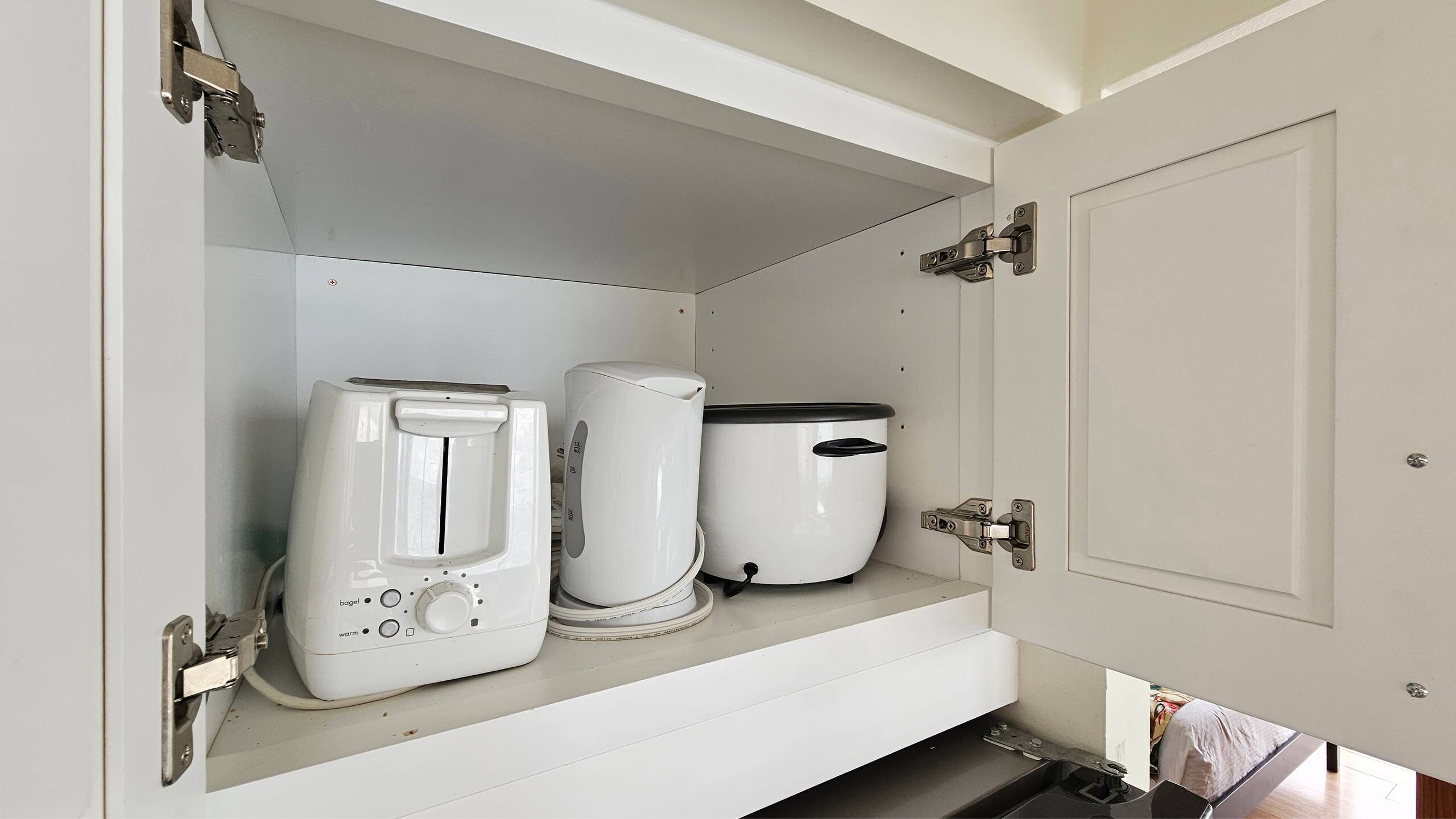 Condo in Honolulu · ★4.59 · 1 bedroom · 2 beds · 1 private bath - Image 8