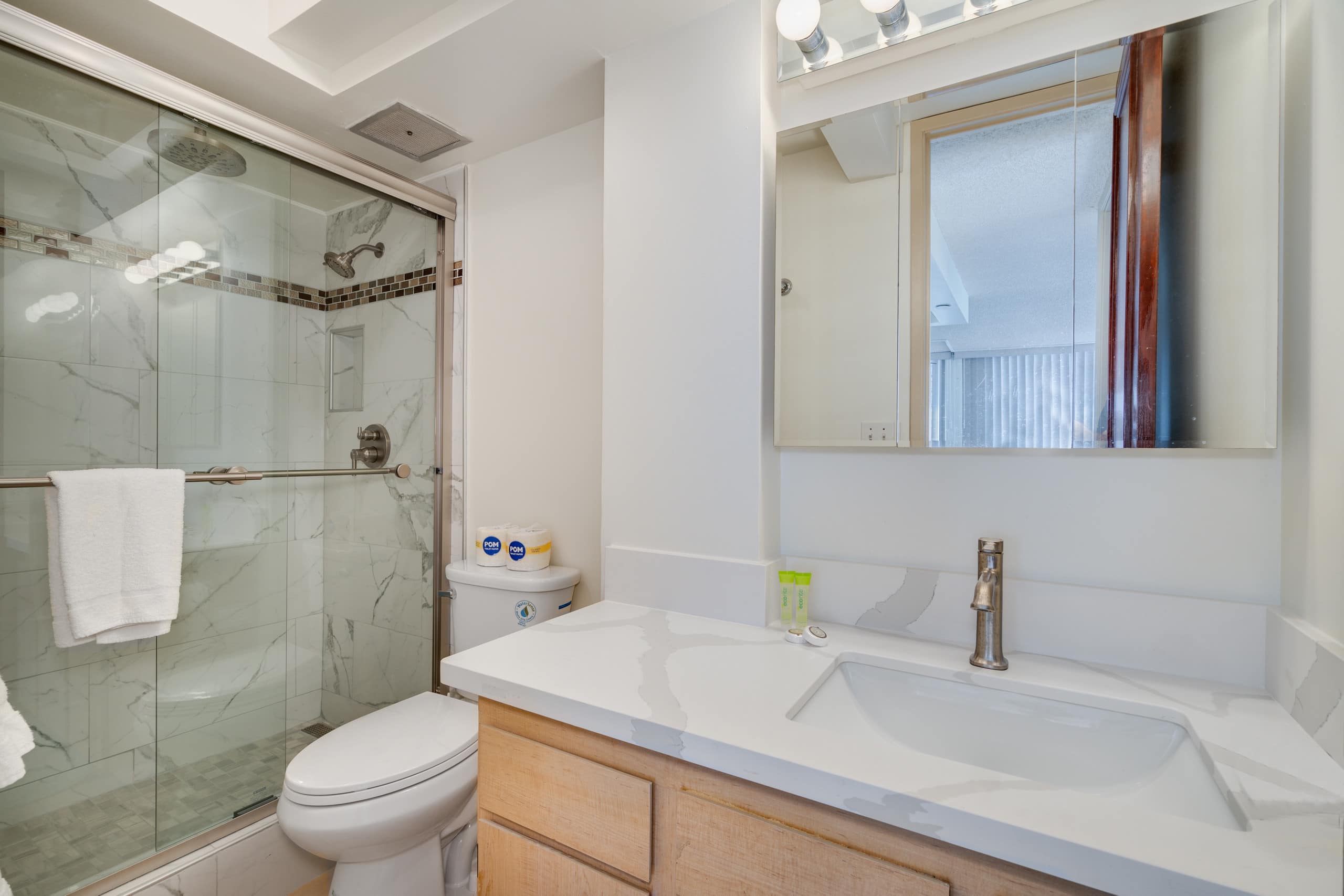 Condo in Honolulu · ★4.59 · 1 bedroom · 2 beds · 1 private bath - Image 24