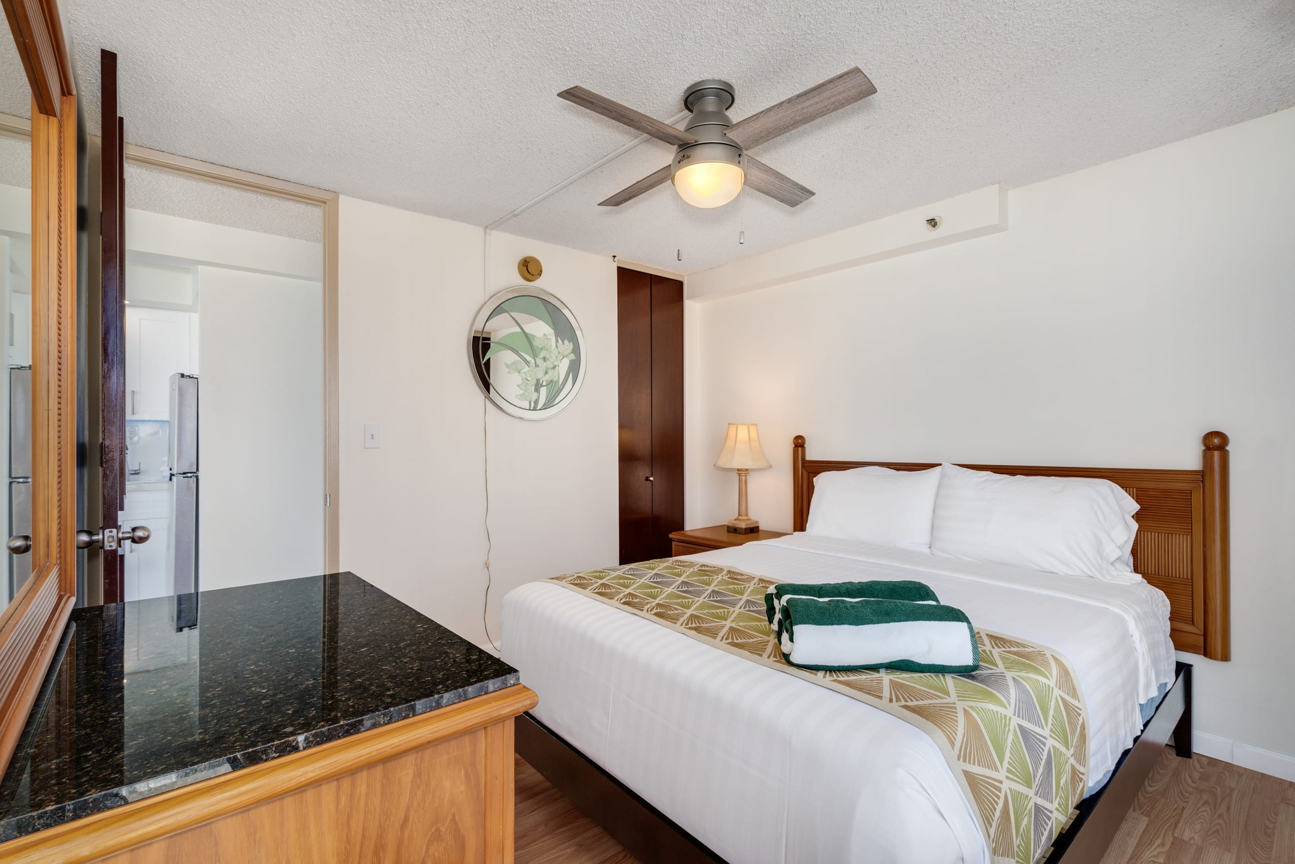Condo in Honolulu · ★4.59 · 1 bedroom · 2 beds · 1 private bath - Image 21