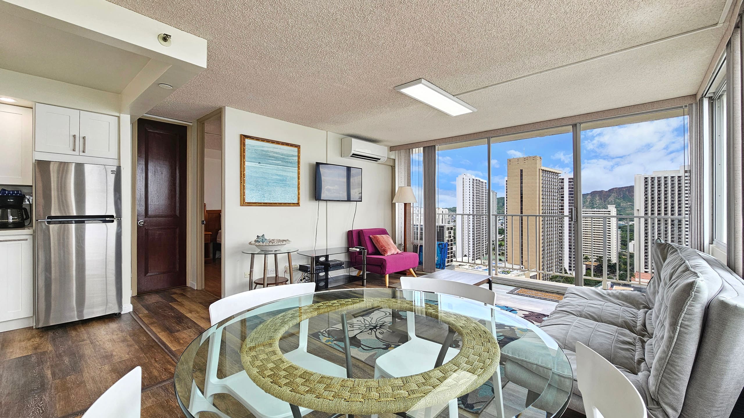 Condo in Honolulu · ★4.59 · 1 bedroom · 2 beds · 1 private bath - Image 15