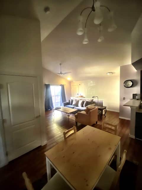 Two bedroom Mountain Condo next to Eagle river