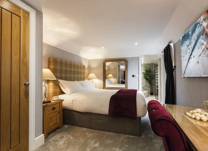 Chalet Love Nest et jacuzzi Chambres d'hôtes à louer à Bownesson