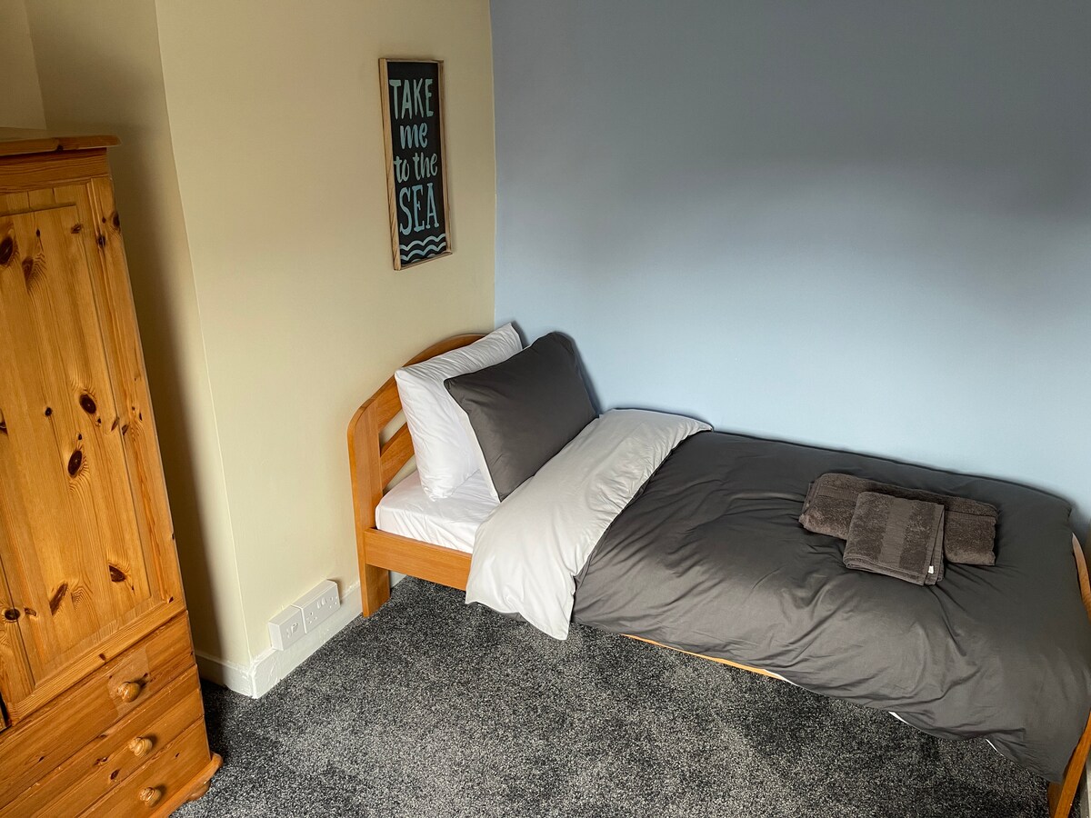 غرفة النوم 2