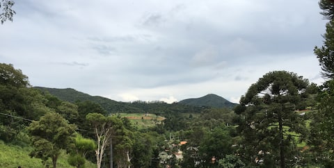 Chalé with Breakfast and mountain views.
