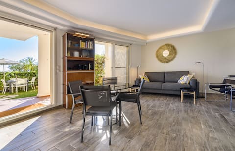 Top Airbnb: In front of the beach: 50 m2 accommodation + 50 m2 private garden in Cannes