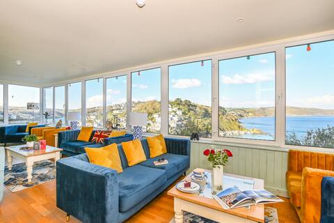 A stylish 8 bed house, with stunning coastal views