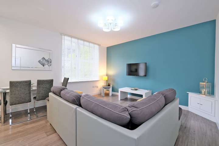 Spacious 1 Bedroom Apartment, Aberdeen City Centre - Aberdeen Airport (ABZ)