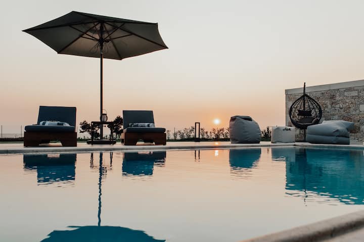 TheLuxuryVillas IV