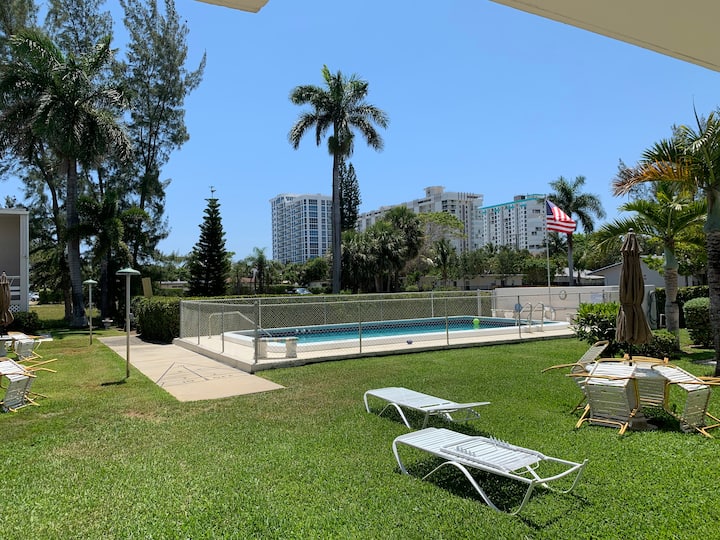 Lovely 1-bedroom Furnished Condo Close To Beach - Pompano Beach, FL