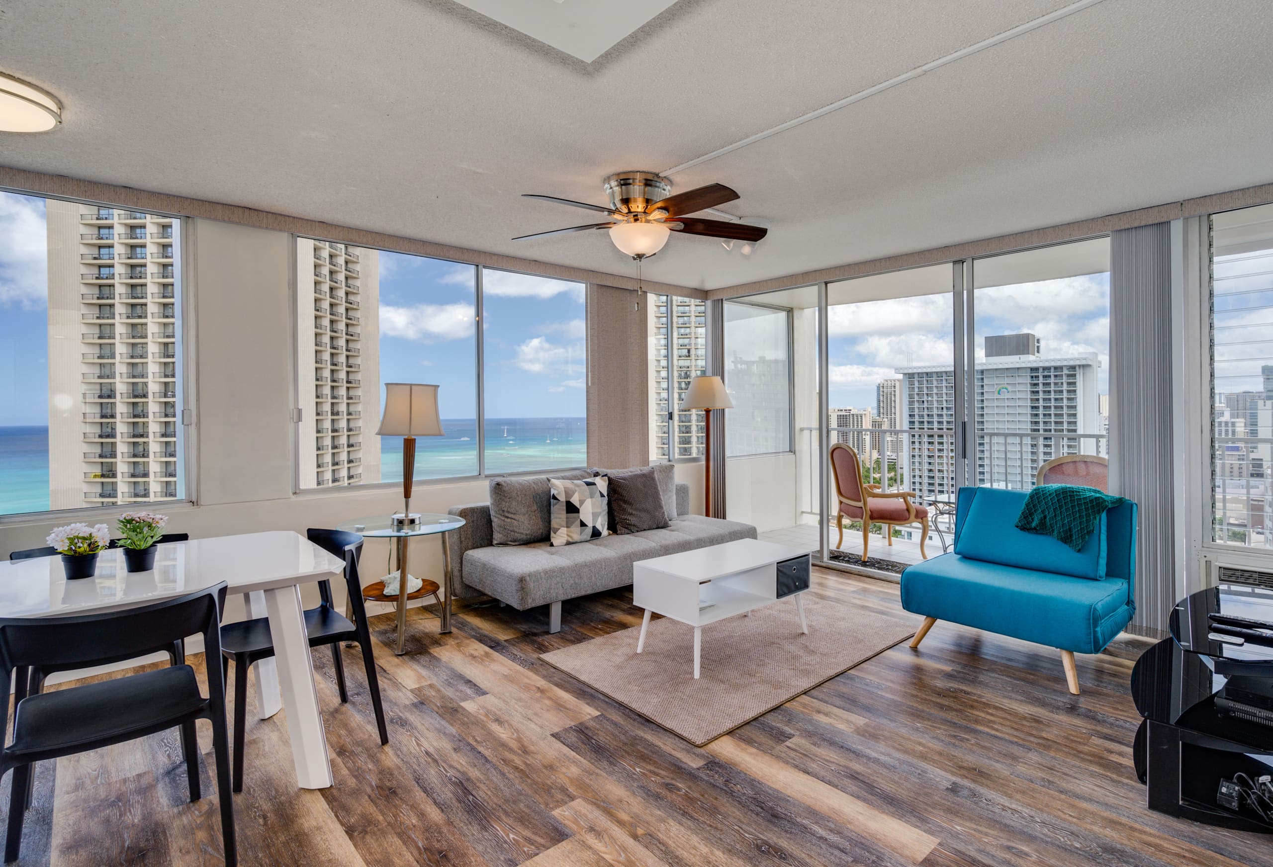 Condo in Honolulu · ★4.66 · 1 bedroom · 2 beds · 1 private bath - Image 5