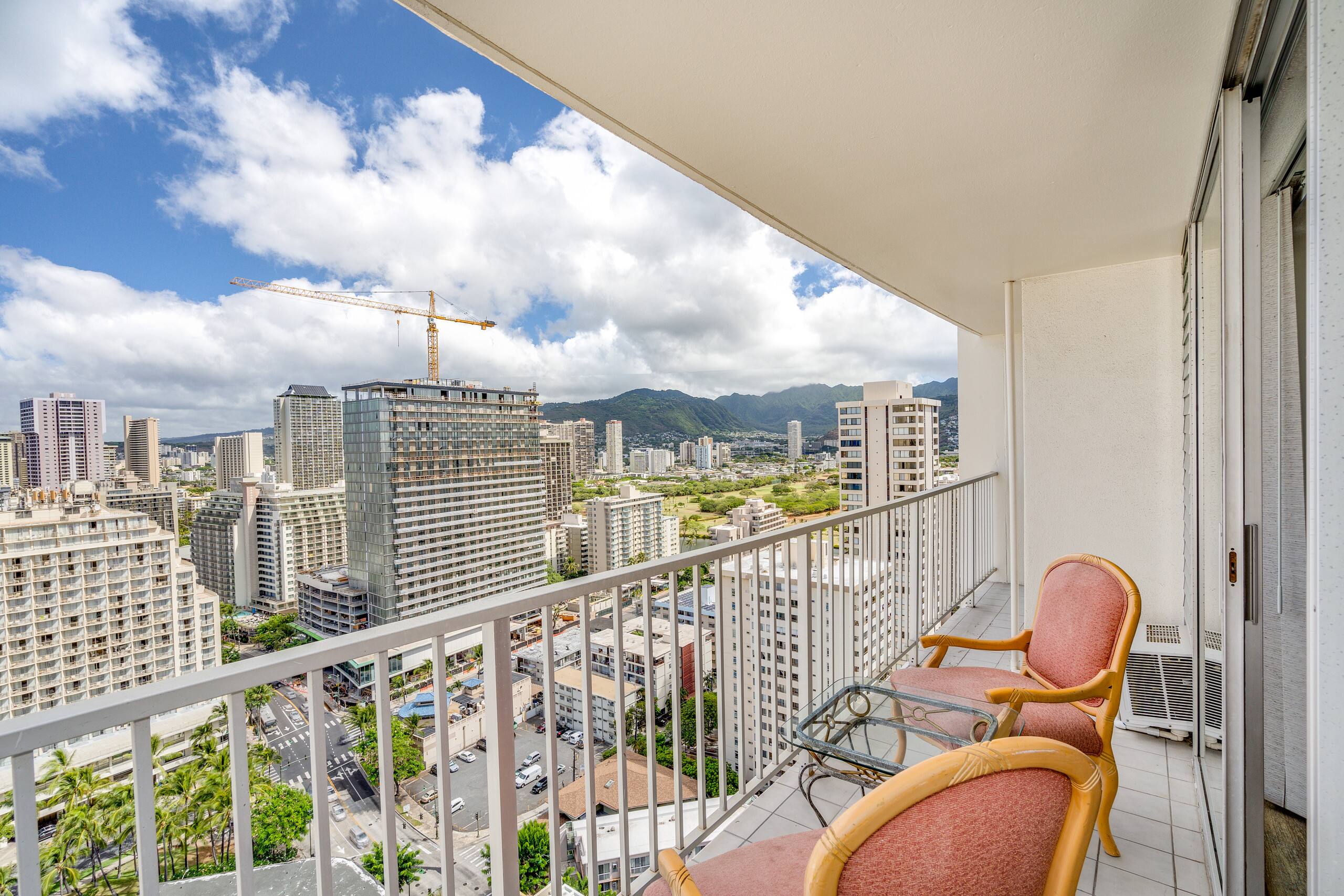 Condo in Honolulu · ★4.66 · 1 bedroom · 2 beds · 1 private bath - Image 22