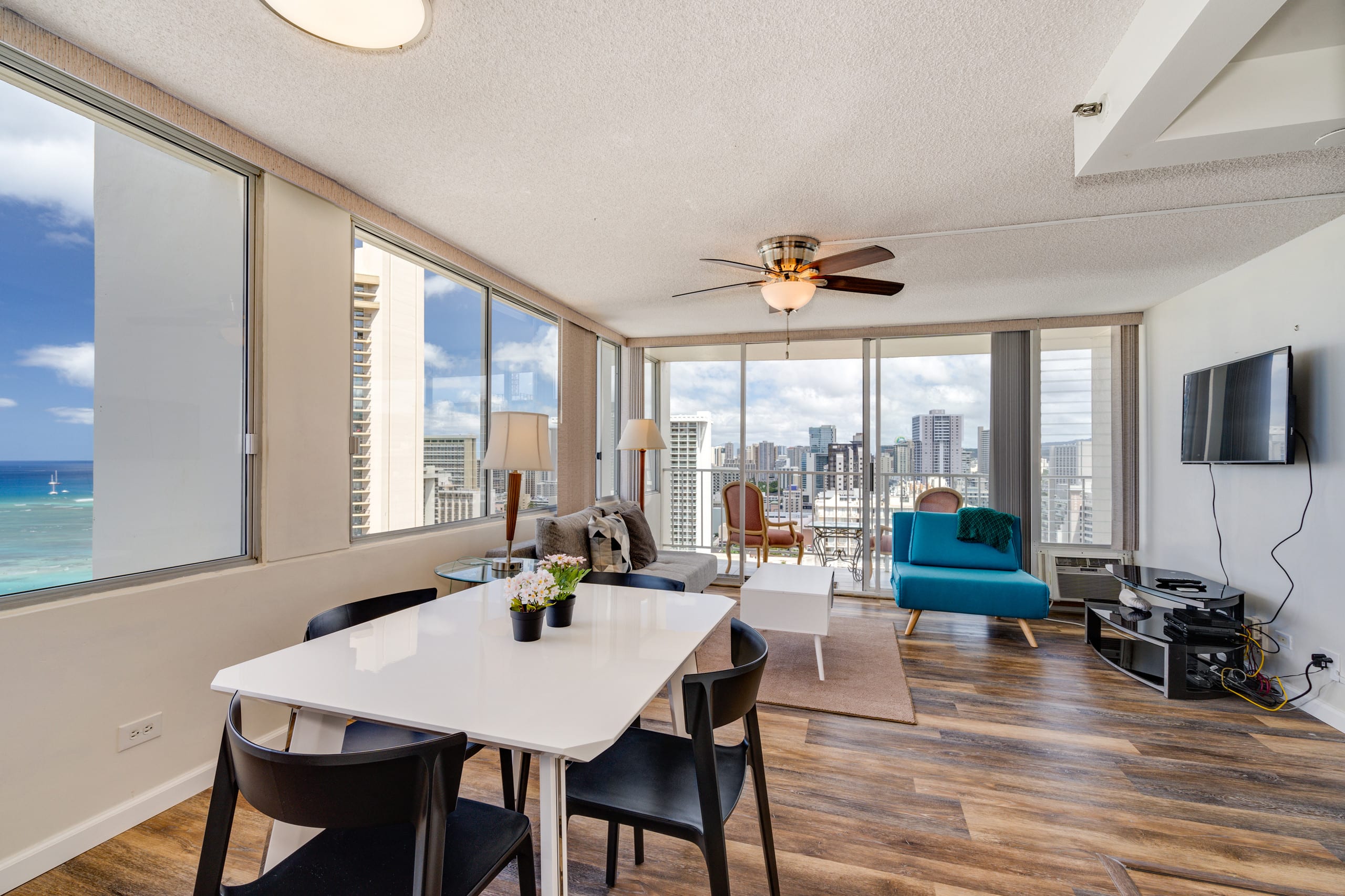 Condo in Honolulu · ★4.66 · 1 bedroom · 2 beds · 1 private bath - Image 12