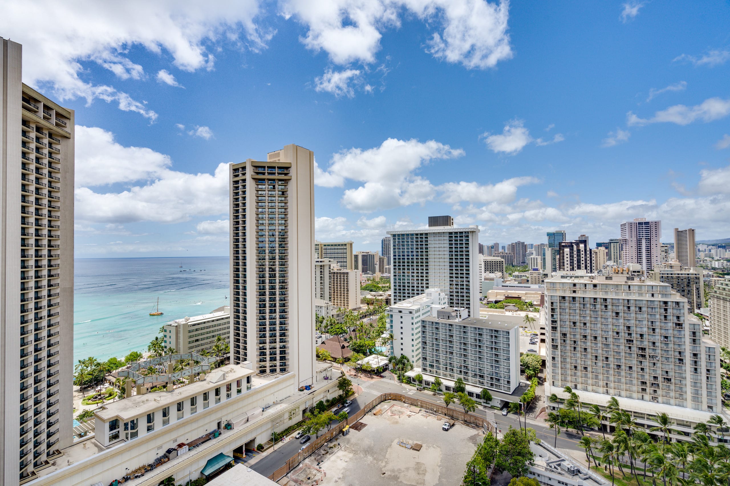 Condo in Honolulu · ★4.66 · 1 bedroom · 2 beds · 1 private bath - Image 38