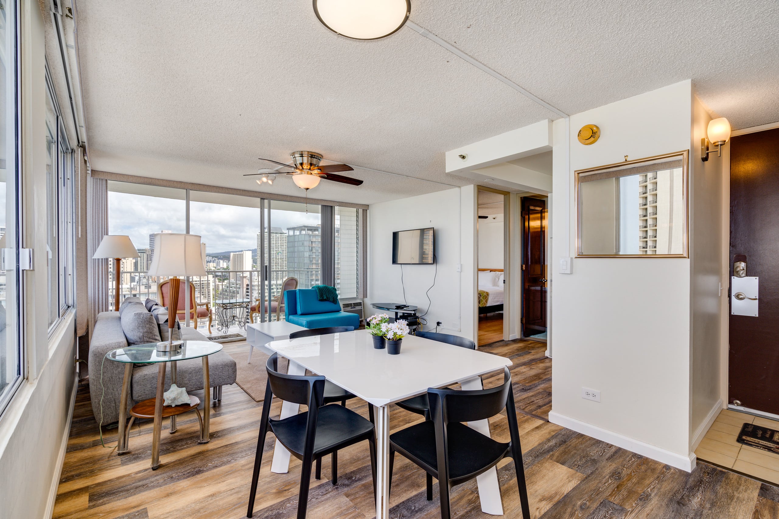 Condo in Honolulu · ★4.66 · 1 bedroom · 2 beds · 1 private bath - Image 11