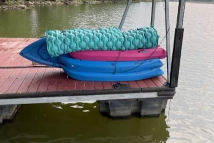 Lotus on the Lake - Monthly rates Dec-Feb