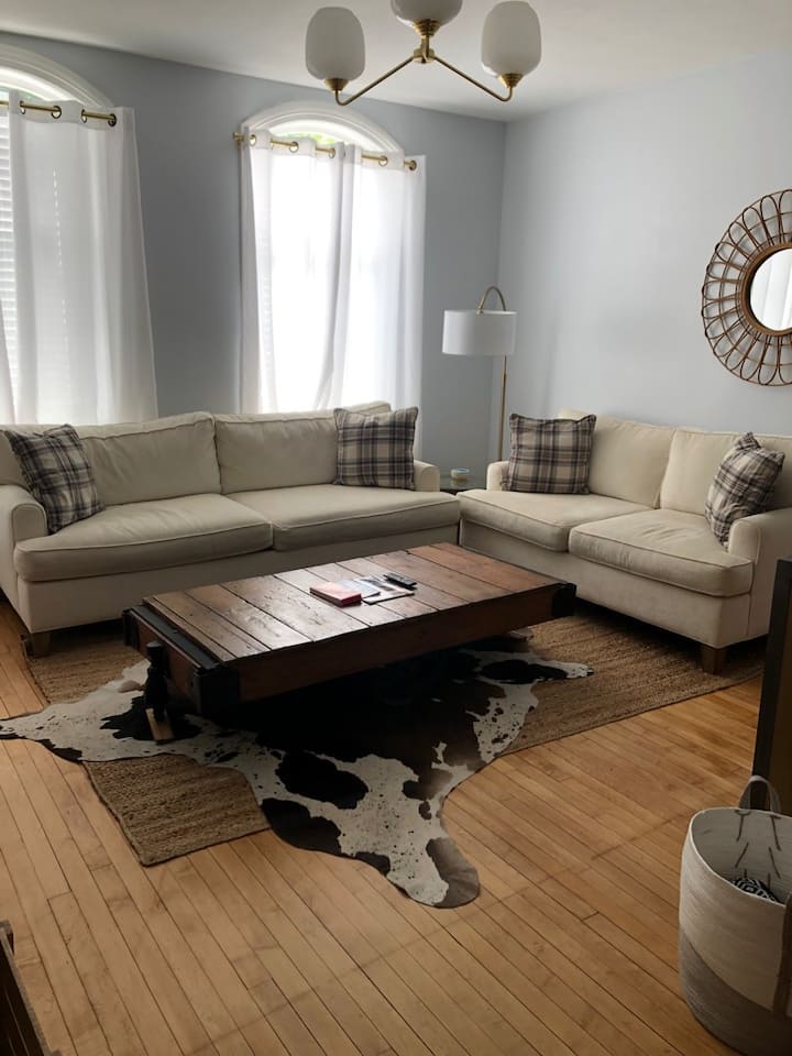 Brewers Hill Cottage, Newly Renovated Near Fiserv! - Milwaukee