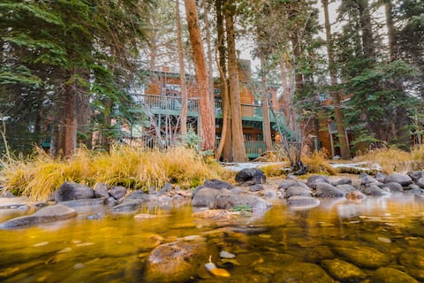 River, Hot Tub, King Beds, Walk Into Nat'l Park