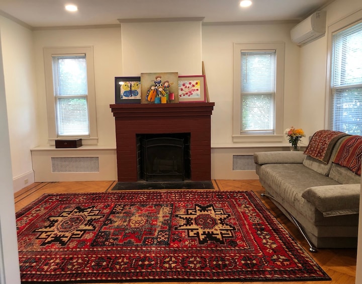 Spacious 4 Br+ House In The Heart Of Berkshires - Pittsfield, MA